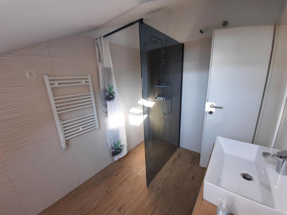 Sea View Later Apartment Fiume Esterno foto
