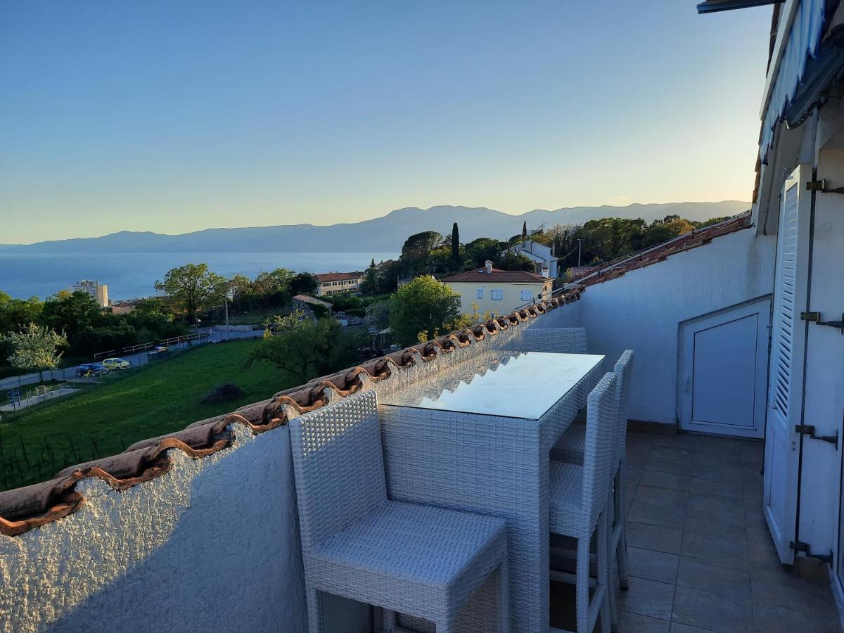Sea View Later Apartment Fiume Esterno foto